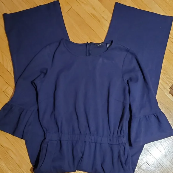 Navy ruffle sleeve jumper - Picture 1 of 4
